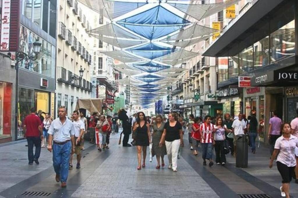 Picasso Callao Wifi Free Appartamento